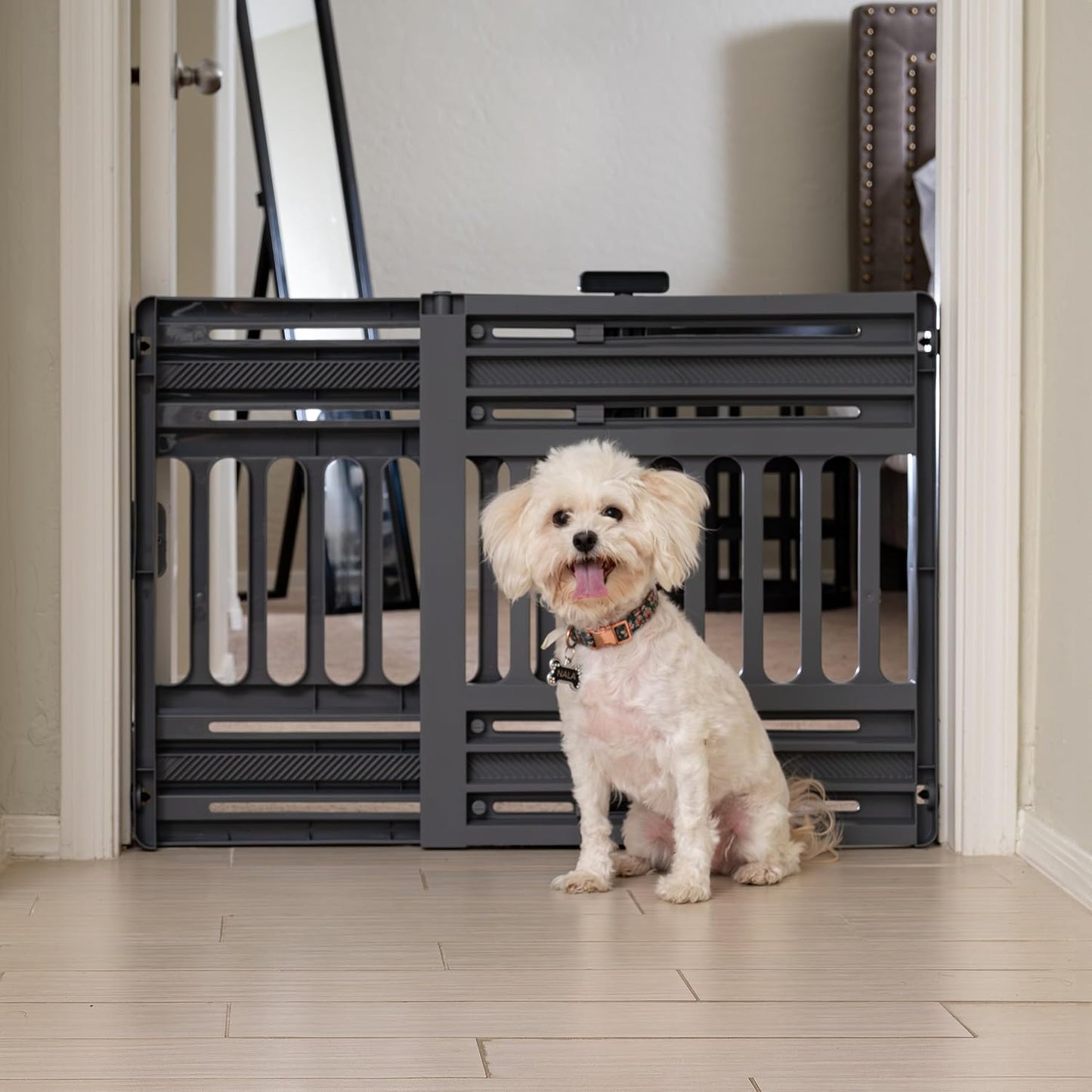 IRIS USA 24"-39" Dog Gate, Adjustable Indoor Pet Barrier, Pet Gate for Puppy, Small Dog, Cat, Easy Twist-to-Lock for Doorways & Stairs, Portable, Expandable, 25" Tall, Gray