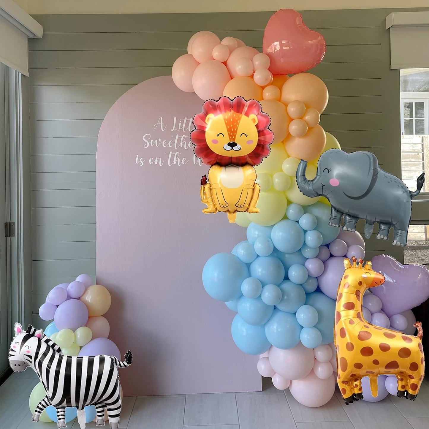Cute Animal Balloon Garland Arch,152Pcs Colorful Balloons with Zebra Elephant Giraffe and Lion Foil Balloons for Baby Shower Kids' Woodland Animals Zoo Theme Birthday Party Supplies Decorations