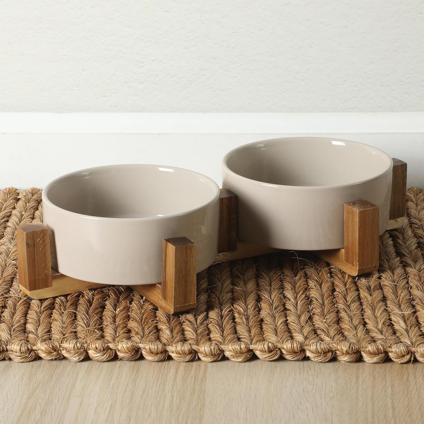Gibson Home Zoomie Bites Ceramic Dog and Cat Bowl with Acacia Wood Stand Non-Slip Matte Glaze Weighted Food Water Set for Cats & Small/Medium Sized Dogs, 5.5" Bowls
