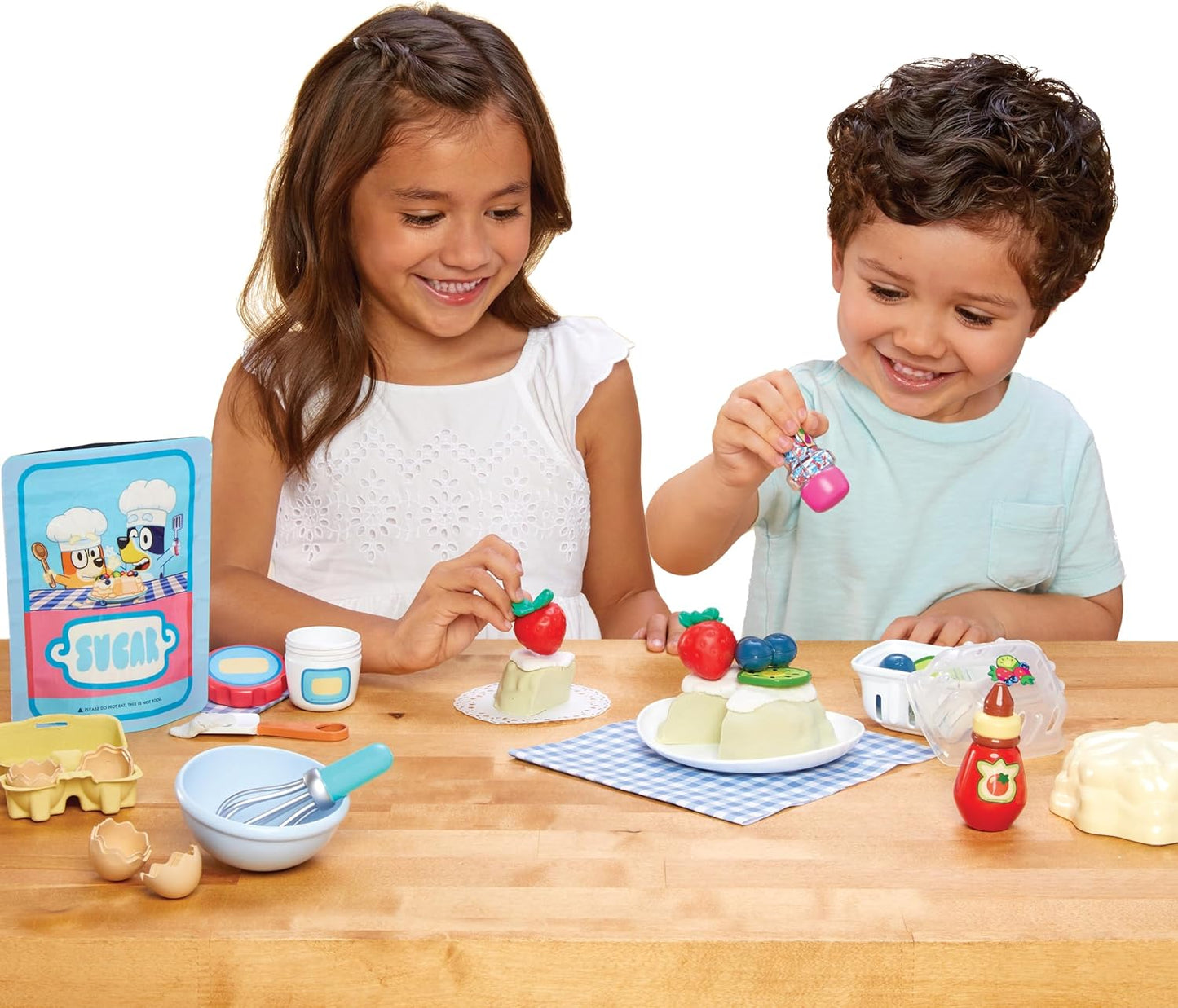 Little Tikes Creative Chefs Bluey Pavlova Kit with 15 Accessories, Pretend Play Cooking Set, for Boys and Girls Ages 3+ Years
