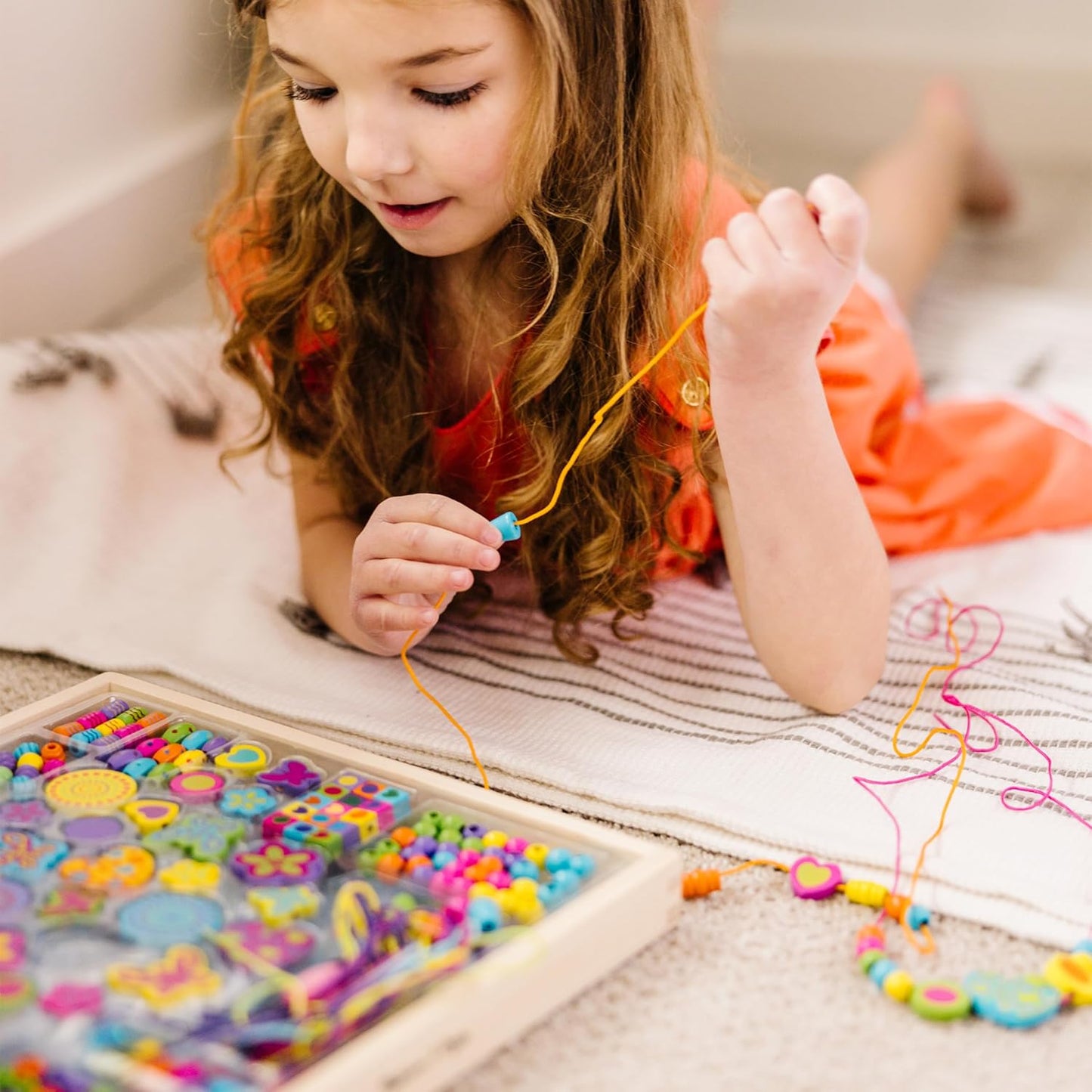 Melissa & Doug Created by Me! Bead Bouquet, Deluxe Wooden Jewelry Making Kit, 220+ Bright Colored Beads & Cords, DIY Necklace & Bracelet Making Kit, Arts & Crafts Toddler Toys for Kids Ages 4+