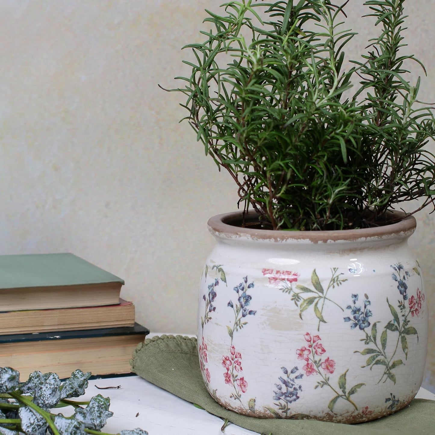 Flower Pots, Vintage Ceramic Planters for Indoor Plants, 6.29'' Plant Pots with Drainage, French Country Lavender Vase & Planters, Antique Home Room Decor, Gardening & Housewarming Gifts