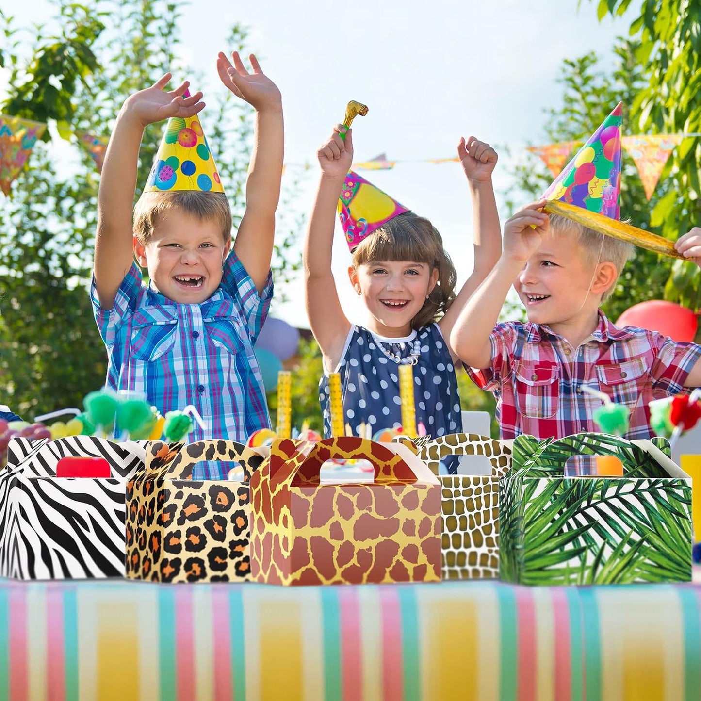 Spakon 24 Pcs Safari Gift Bags Bulk Jungle Animal Party Favor Boxes Zoo Wild Animal Print Gift Goodie Candy Bags Paper Wildlife Treat Boxes for Kids Safari Birthday Baby Shower Decoration Supplies