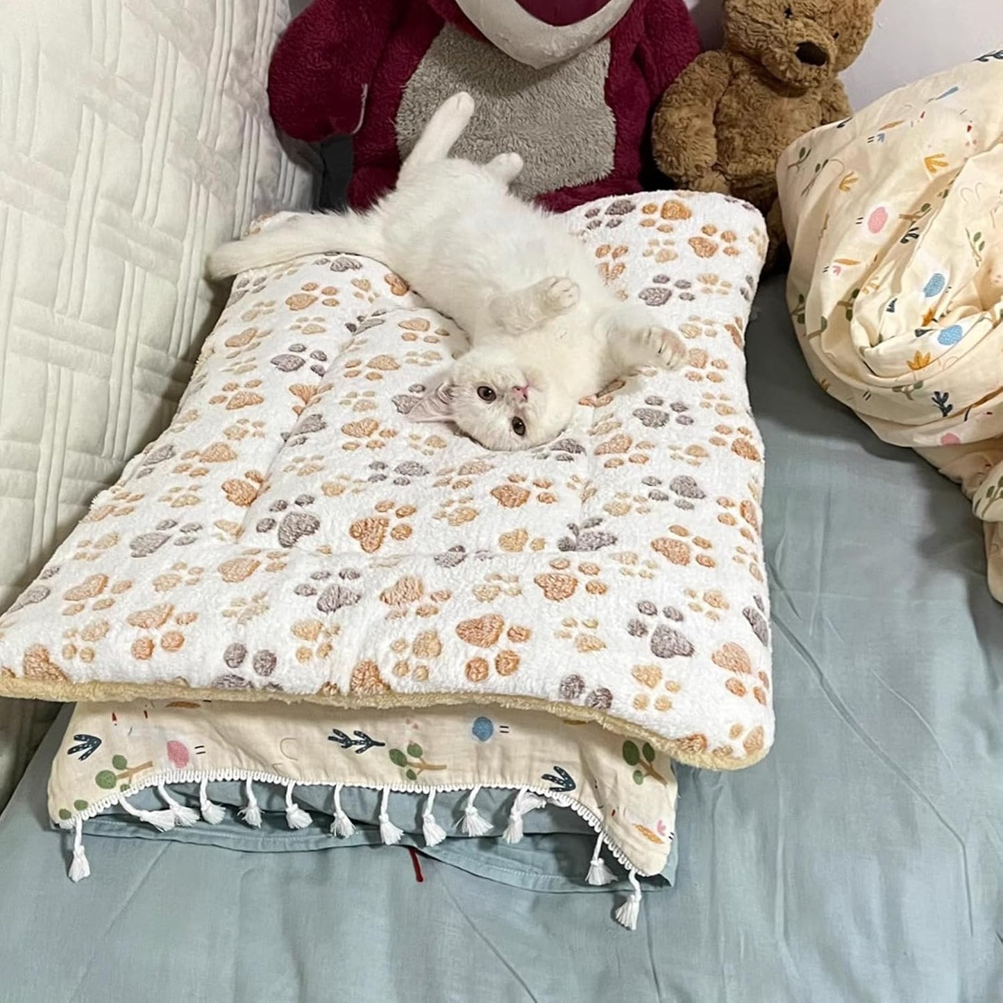 Self Warming Cat Bed, Self Heating Cat Dog Mat, Soft Pet Mat for Kitty & Small Dogs, Perfect for Crates, Kennels, Beds, Sofas, White, Washable, Non Electric, 27.17"x18.9"