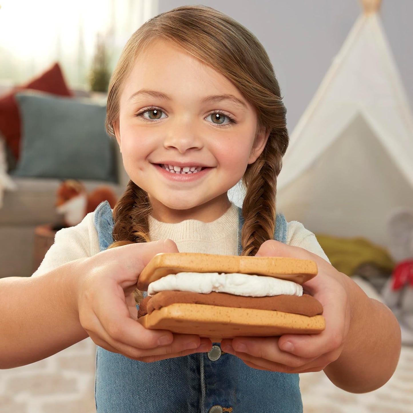 Little Tikes Creative Chefs Smores Kit with 8 Accessories, Pretend Play Cooking Set, for Boys and Girls Ages 3+ Years