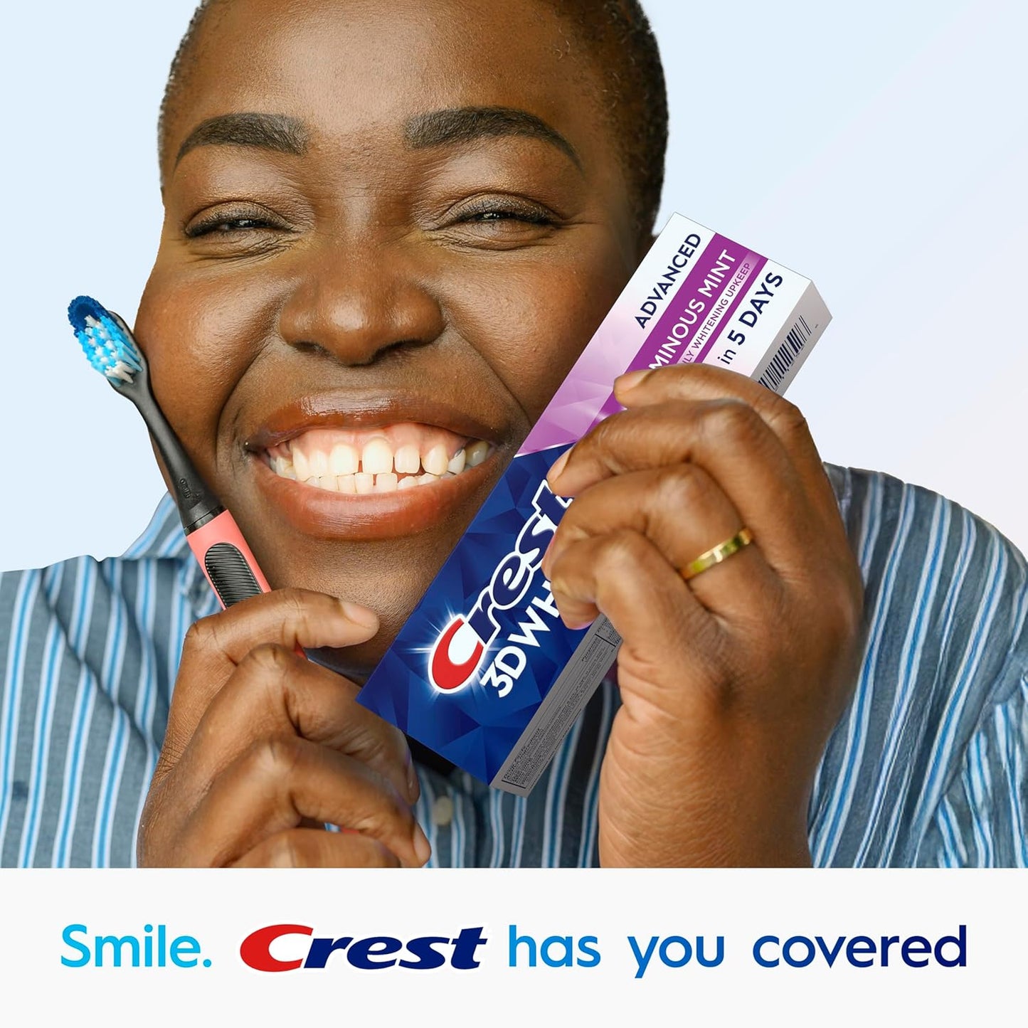 Crest 3D White Advanced Luminous Mint Teeth Whitening Toothpaste, Crest Toothpaste, 3.7 oz Pack of 4 - Helps Remove Surface Stains, Whitens Teeth, Strengthens Tooth Enamel, Protects Against Cavities