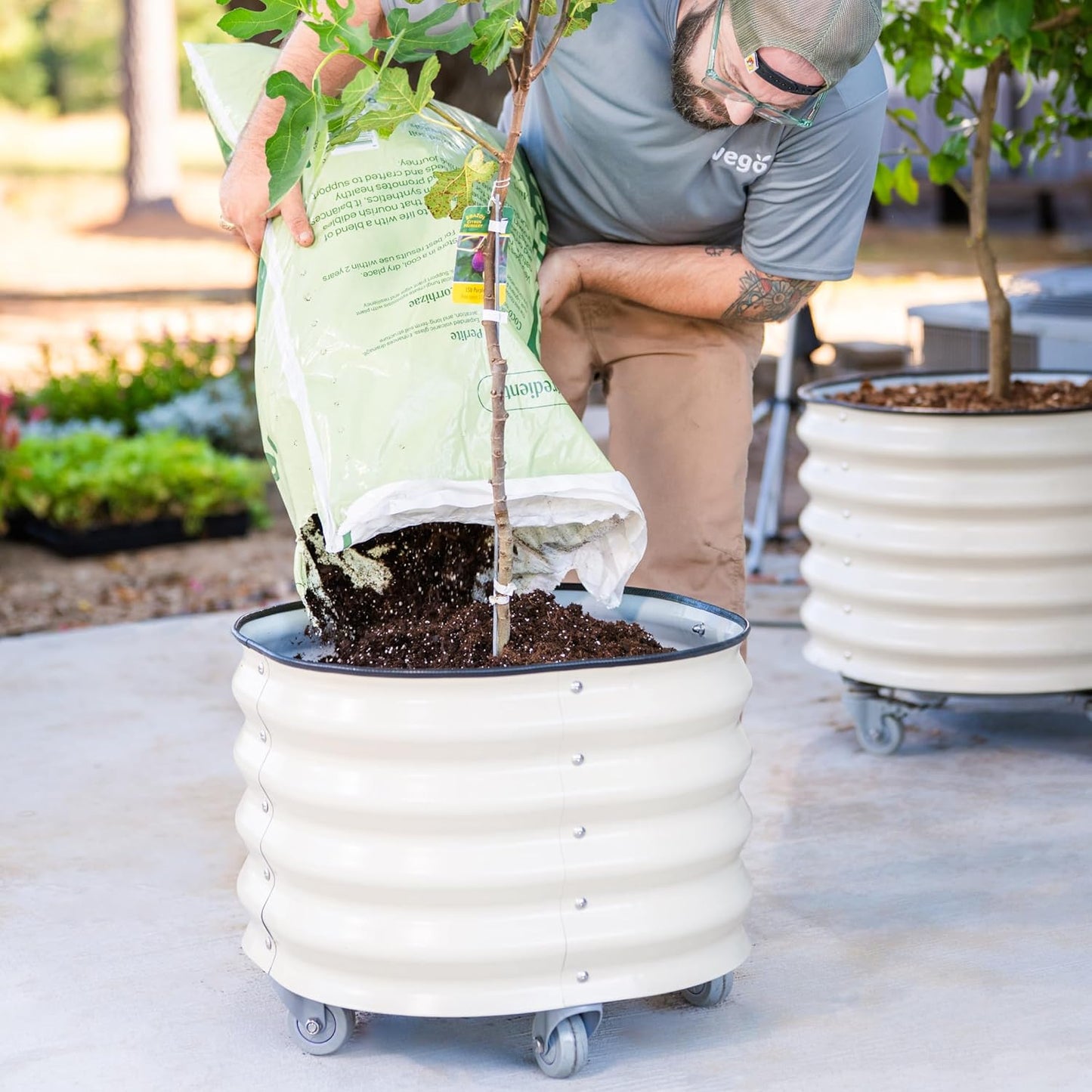Rolling Metal Citrus Tree Planter Pot, 24″ Round Planter Box for Porch Patio & Backyard, 30 Gallon Large Planter Pot with Wheels for Growing Olive Trees Tomatoes Vegetables and Flowers, Modern Gray