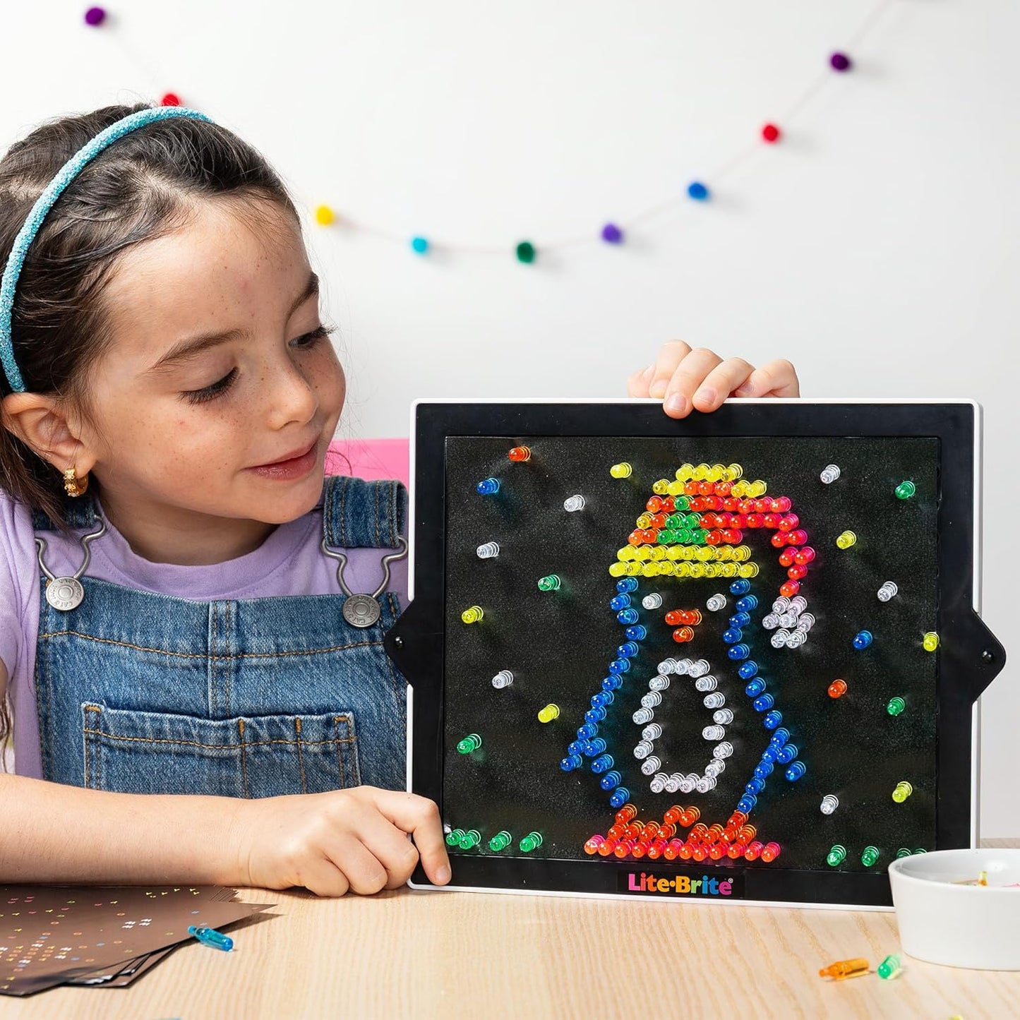 Lite Brite Ultimate Value Retro Toy, 12 Seasonal Templates, Peg Pouch, Amazon Exclusive, Light up Creative Activity Toy, Educational Stem, Gift for Girls and Boys, Ages 4+