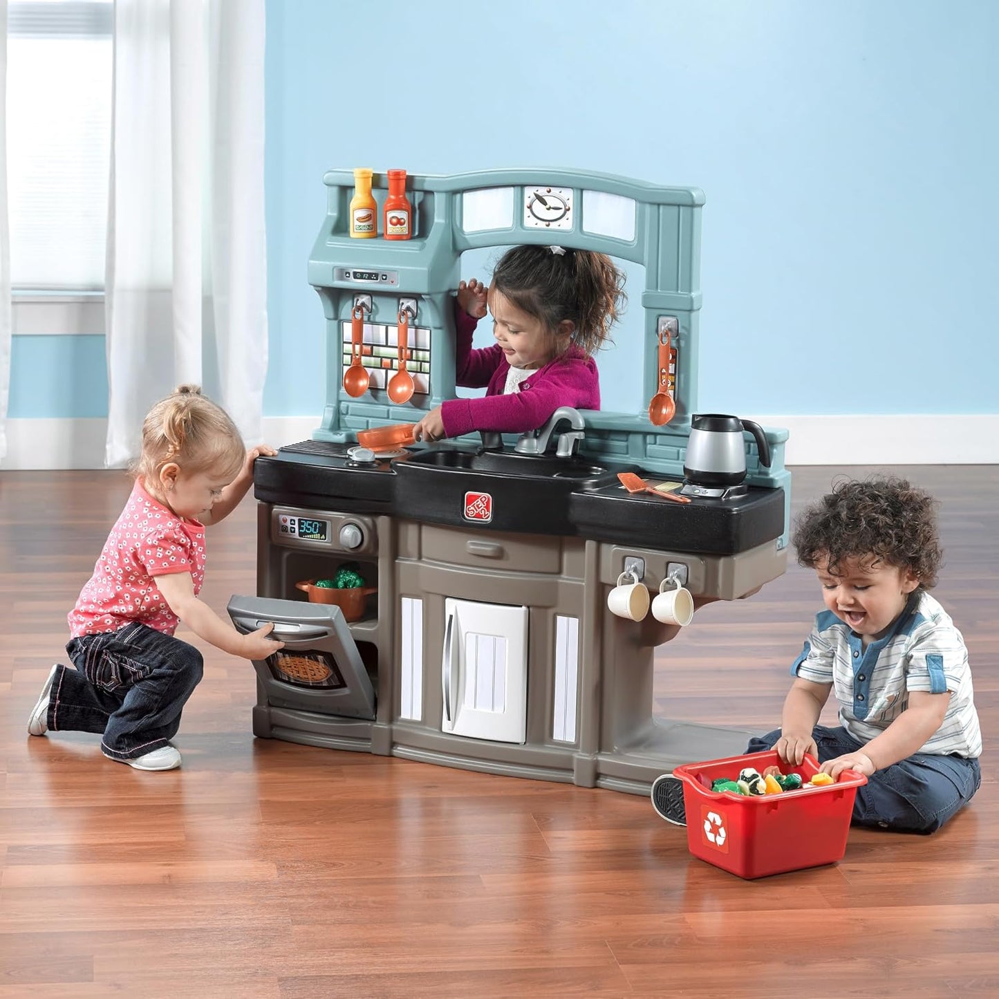 Step2 Best Chefs Kids Kitchen Playset, Indoor/Outdoor Kitchenette, Interactive Play with Lights and Sounds, Made of Durable Plastic, Includes 25 Piece Toy Accessories, For Toddlers 2+ Years Old