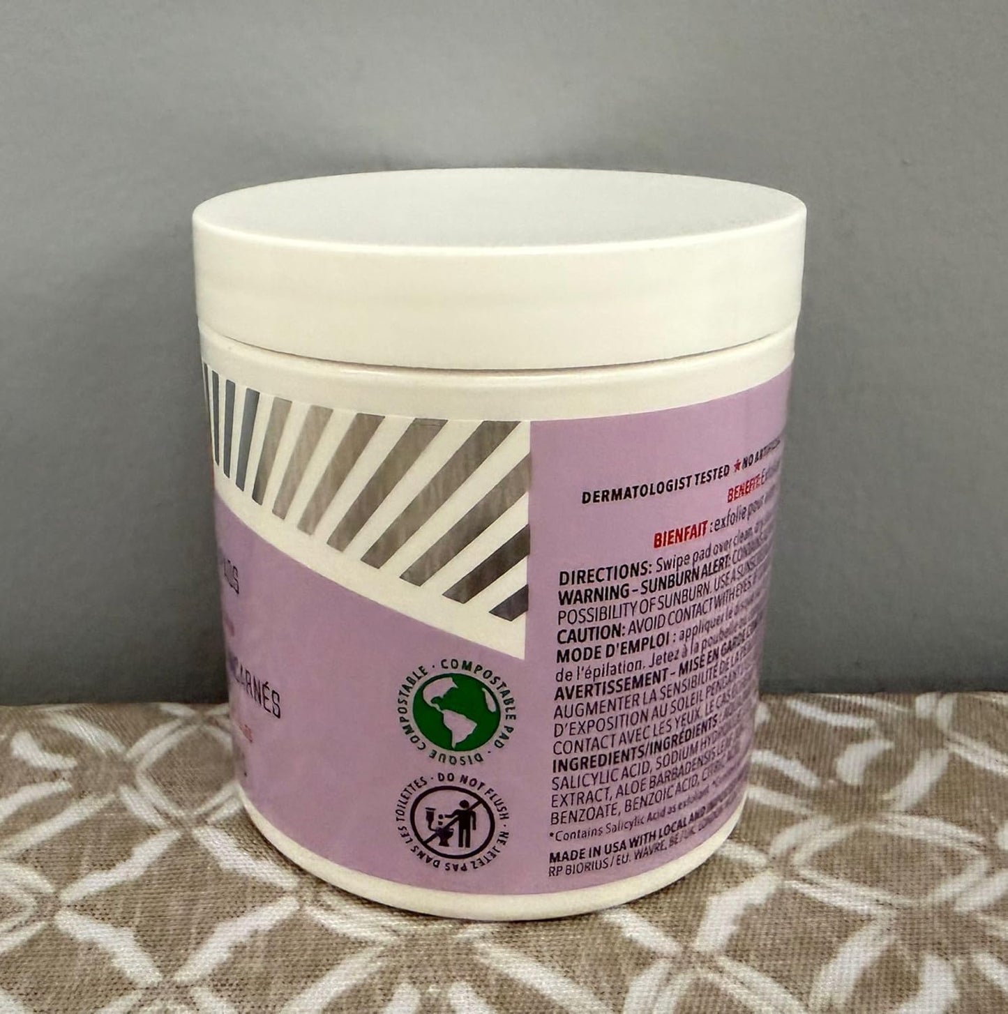 First Aid Beauty - Ingrown Hair Pads with BHA + AHA - Aftershave Treatment Pads to Help Prevent Razor Bumps for Men & Women - Exfoliate Underarms & Bikini Area - Compostable for Daily Use - 60 Pads
