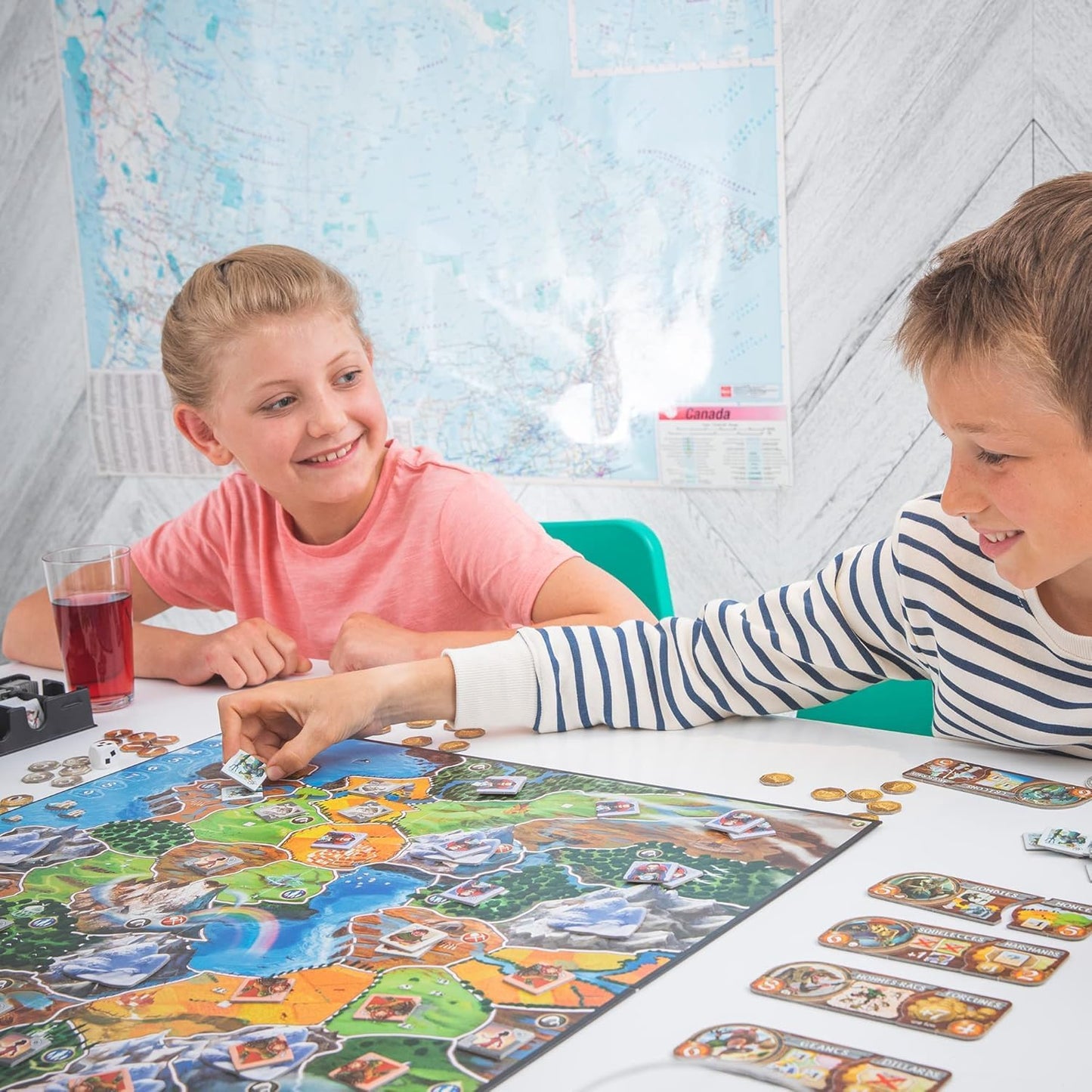 Asmodee Small World Board Game - Fantasy Area Control & Strategy Game with Magical Creatures, Special Powers, Family Game for Kids & Adults, Ages 8+, 2-5 Players, 40-80 Min Playtime