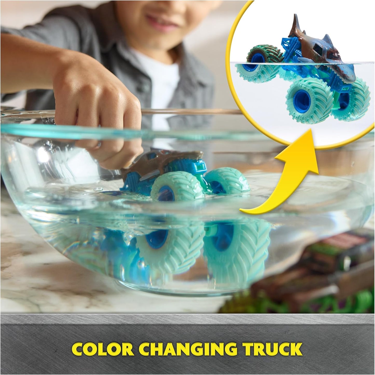 Monster Jam Mud Blasters, Grave Digger and Megalodon Color Changing Trucks 2-Pack, 1:64 Die Cast Vehicle, Kids Toys for Boys and Girls 3 and Up