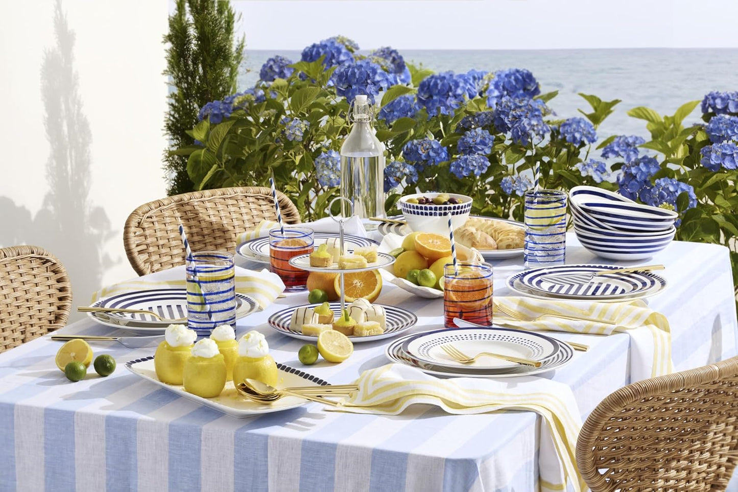 Kate Spade New York Charlotte Street West 16-Piece Dinnerware Set, 15.75 LB, Blue