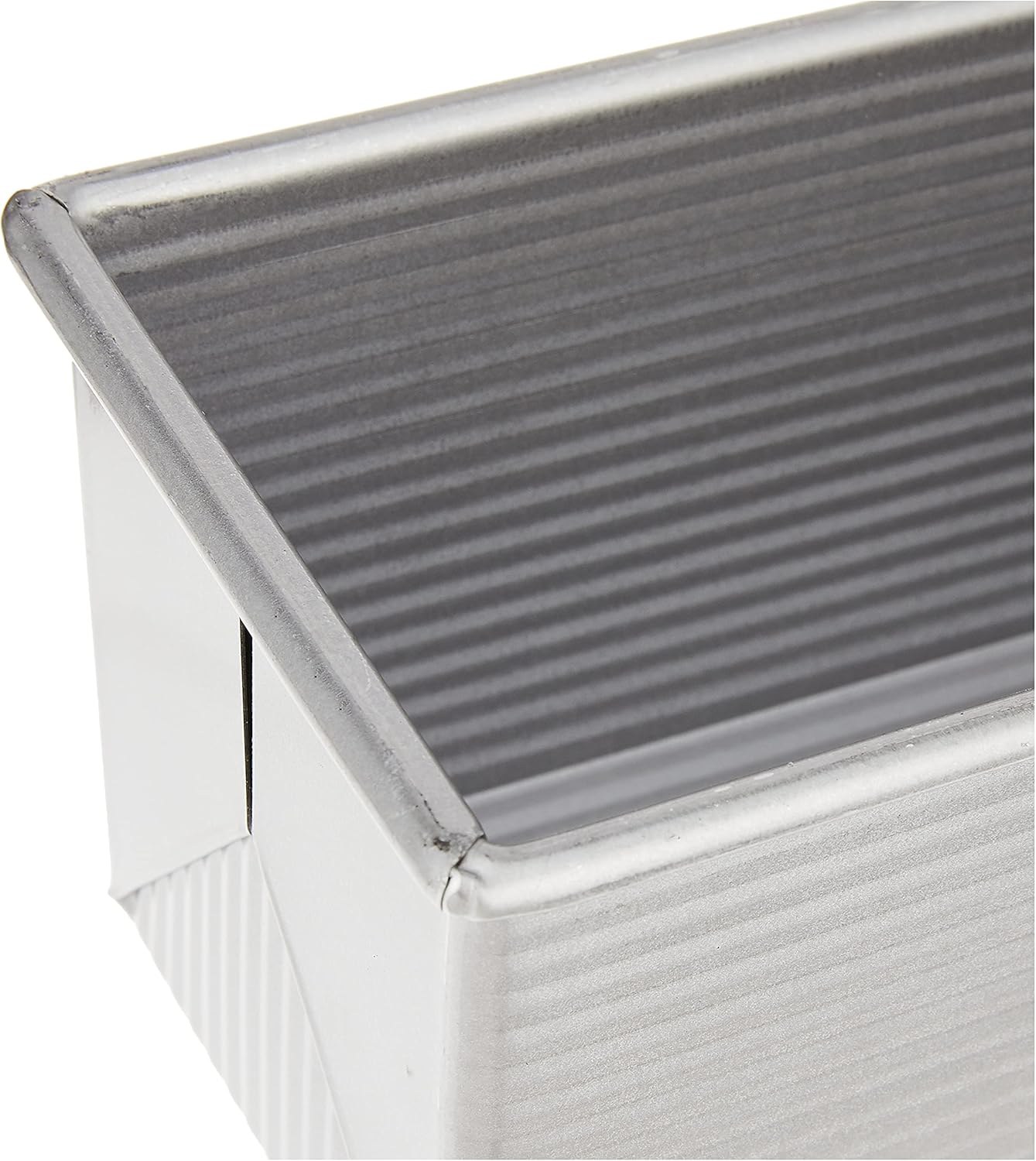 USA Pan Bakeware Pullman Loaf Pan With Cover, 9 x 4 inch, Nonstick & Quick Release Coating, Made in the USA from Aluminized Steel