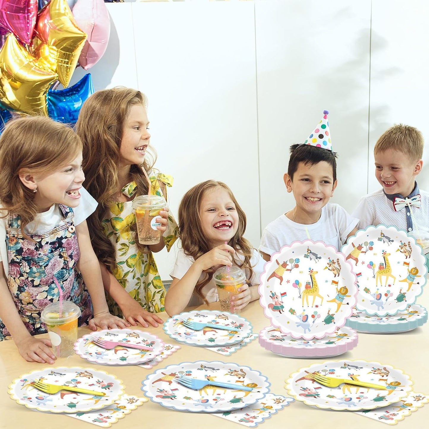 96Pcs Animal Party Supplies Pastel Animal Scalloped Tableware Dinnerware Animals Themed Party Plates and Napkins for Kids Jungle Safari Birthday Baby Shower Parties Decor Serves 24