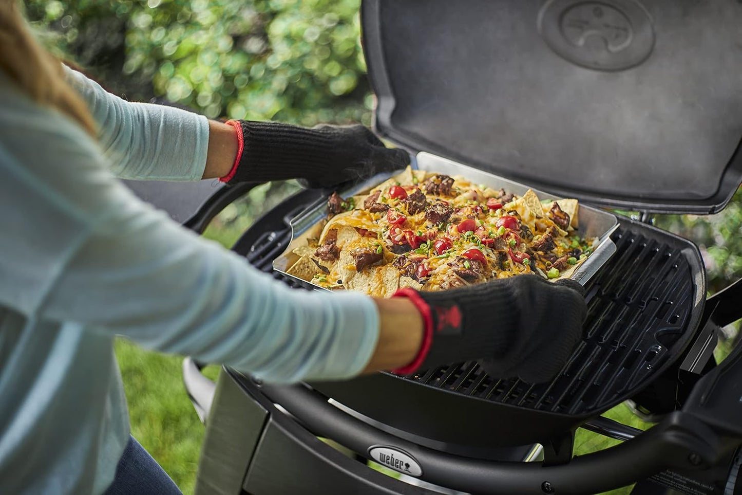 Weber Deluxe Grilling Basket – Stainless Steel Grill Basket for Vegetables, Seafood & Small Foods, Durable BBQ Cooking Accessory for Charcoal and Gas Grills