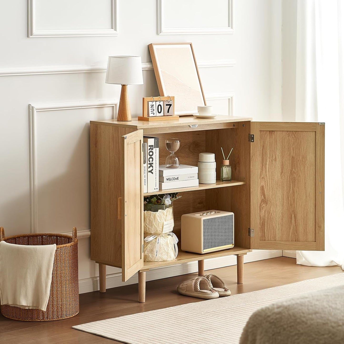 VEVOR Rattan Cabinet, Buffet Cabinet with 2 Magnetic Doors and Adjustable Shelves, Sideboard Buffet for Hallway, Entryway, Living Room, or Kitchen, Natural