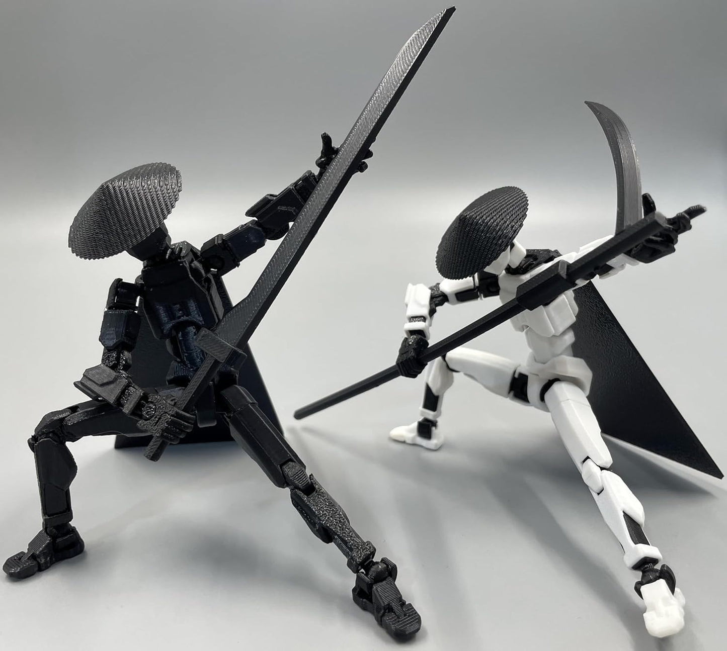 Titan 13 Action Figure Set (Assembly Completed), 3D Printed Multi-Jointed Movable T13 Lucky13 Dummy Mobile Robot, Nova 13 Action Figures Desktop Decorations for Game Lovers Toy (White/Black)