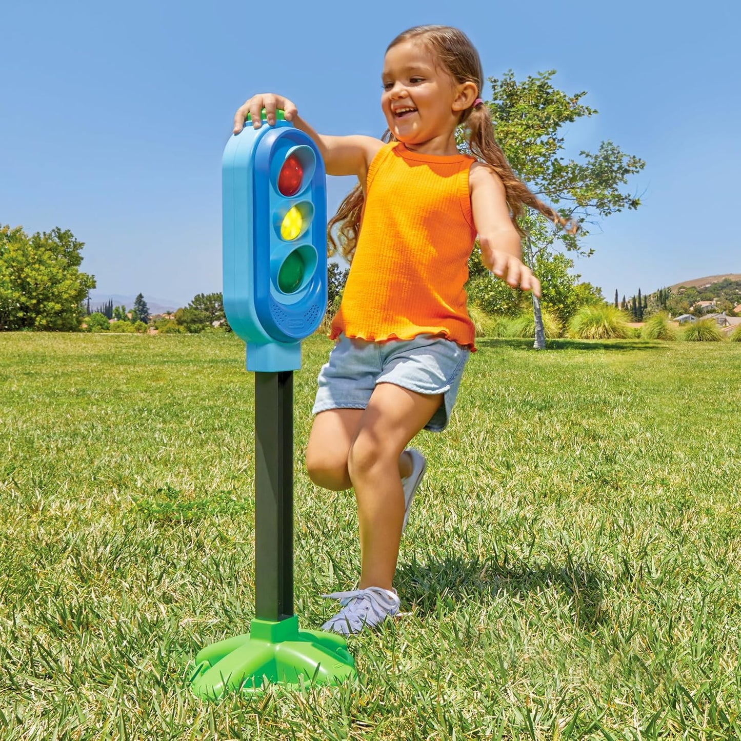 Little Tikes Red Light Green Light, Active Play Sports Toys, for Boys and Girls Ages 3+ Years