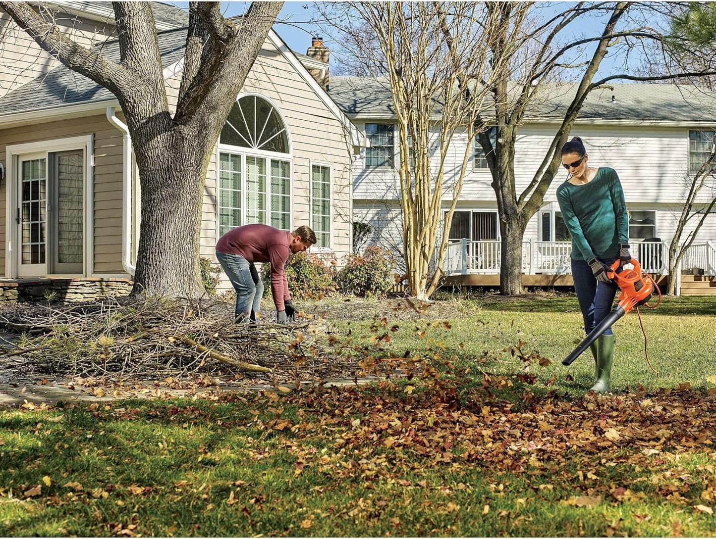 BLACK+DECKER Leaf Blower, Leaf Vacuum and Mulcher 3 in 1, Backpack Blowers for Lawn Care,250 mph Airflow, 400 cfm Delivery Power, Reusable Bag Included, Corded (BEBL7000)