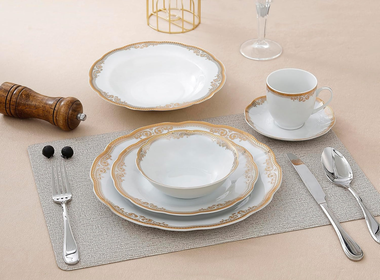 Lorren Home Trends Catherine 24 Piece Porcelain Dinnerware Set, Gold