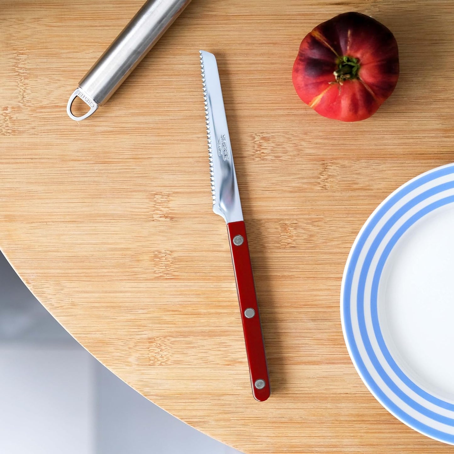 Sabre Paris - Serrated Knife 8.5 inches - Bistrot Collection - Perfect for Tomatoes, Lemons, Breads - Stainless Steel & Nylon - Dishwasher Safe - Burgundy - Brilliant Finish