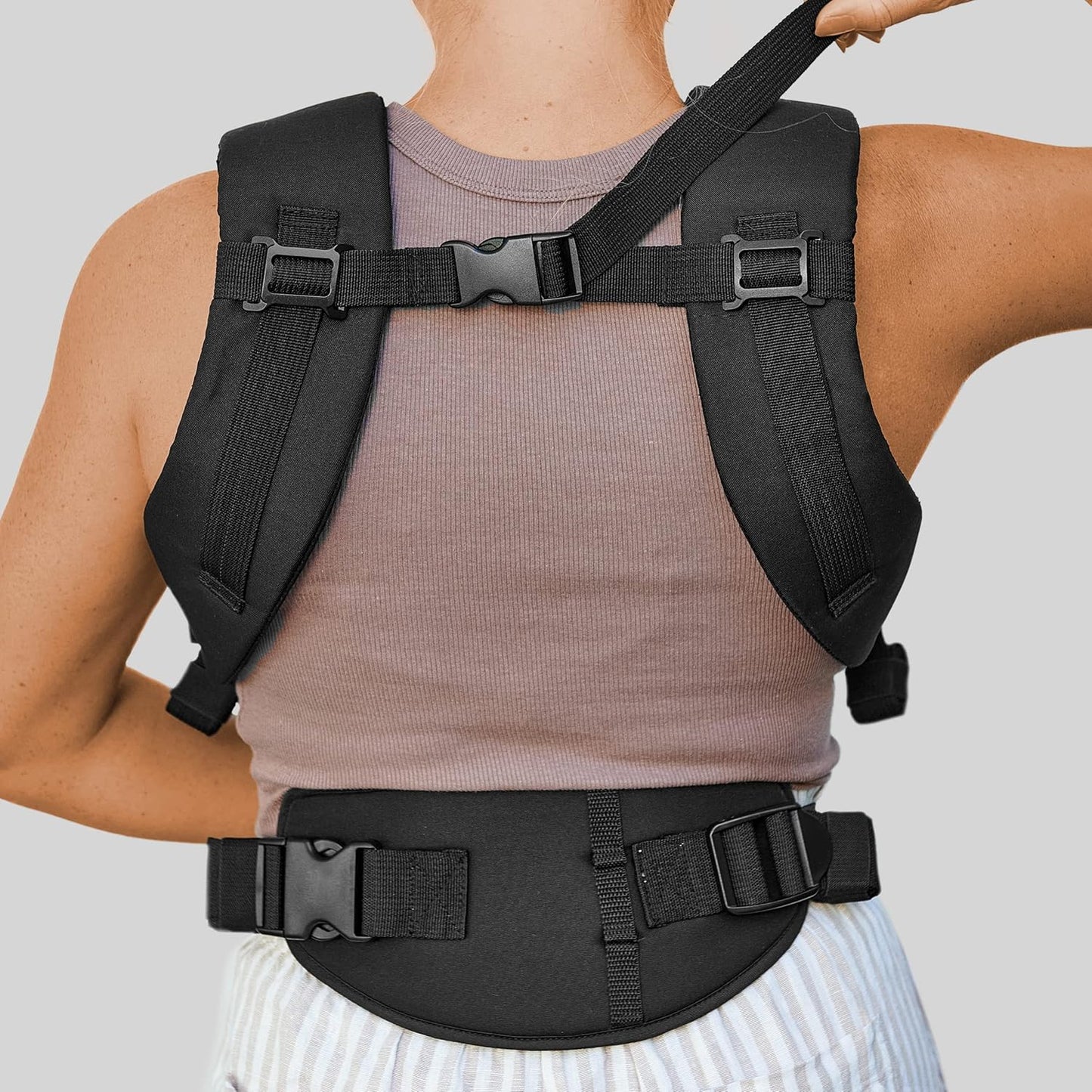 Chicco SnugSupport 4-in-1 Infant Carrier, Front and Back Carry Positions, Infant Backpack, Baby Carrier Newborn to Toddler, for Infants 7.5-33 lbs., Black/Black