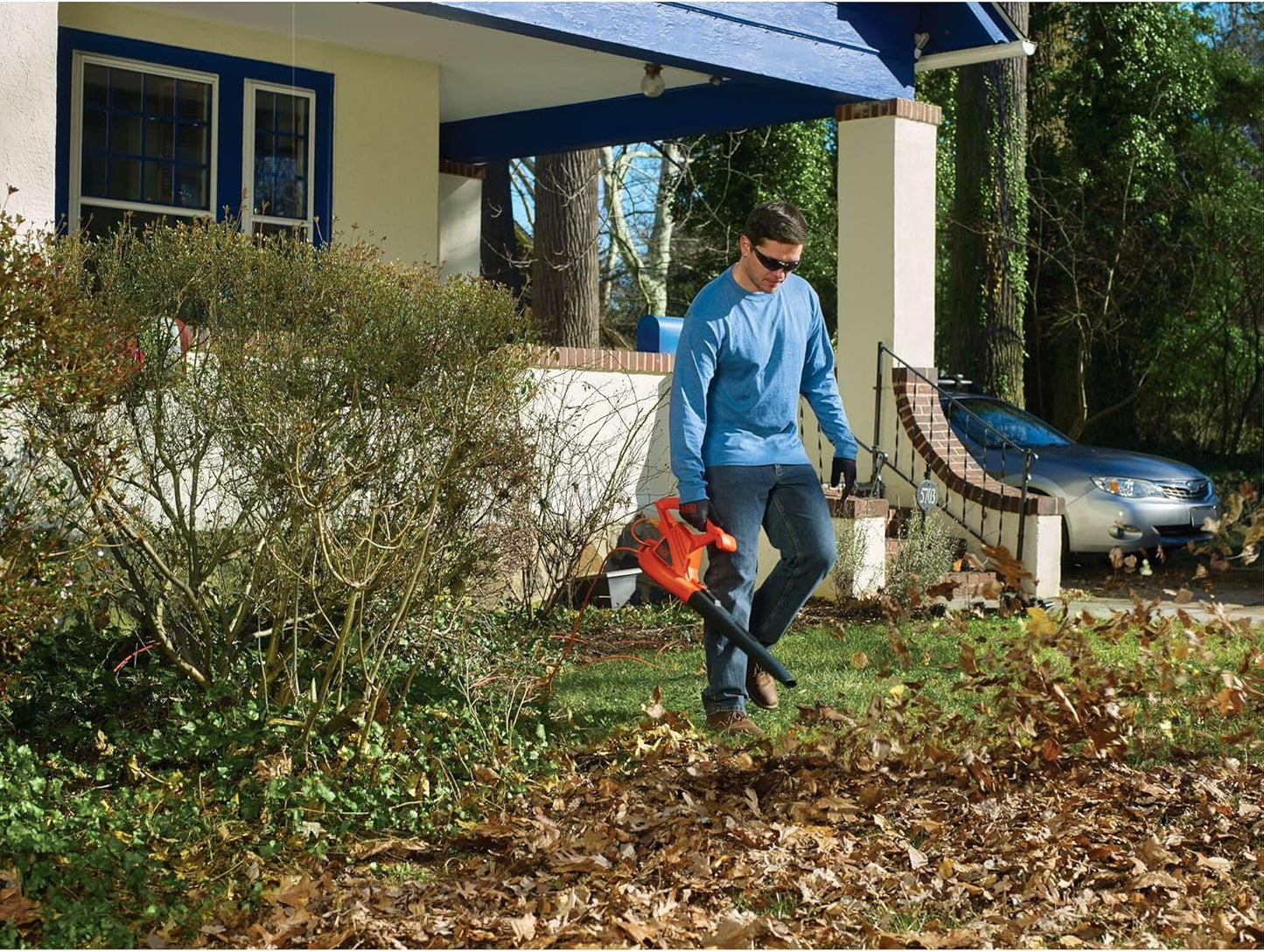 BLACK+DECKER Electric Leaf Blower, Handheld Blowers for Lawn Care, Lightweight, 180 MPH 180 CFM, 7-Amp, Corded (LB700)