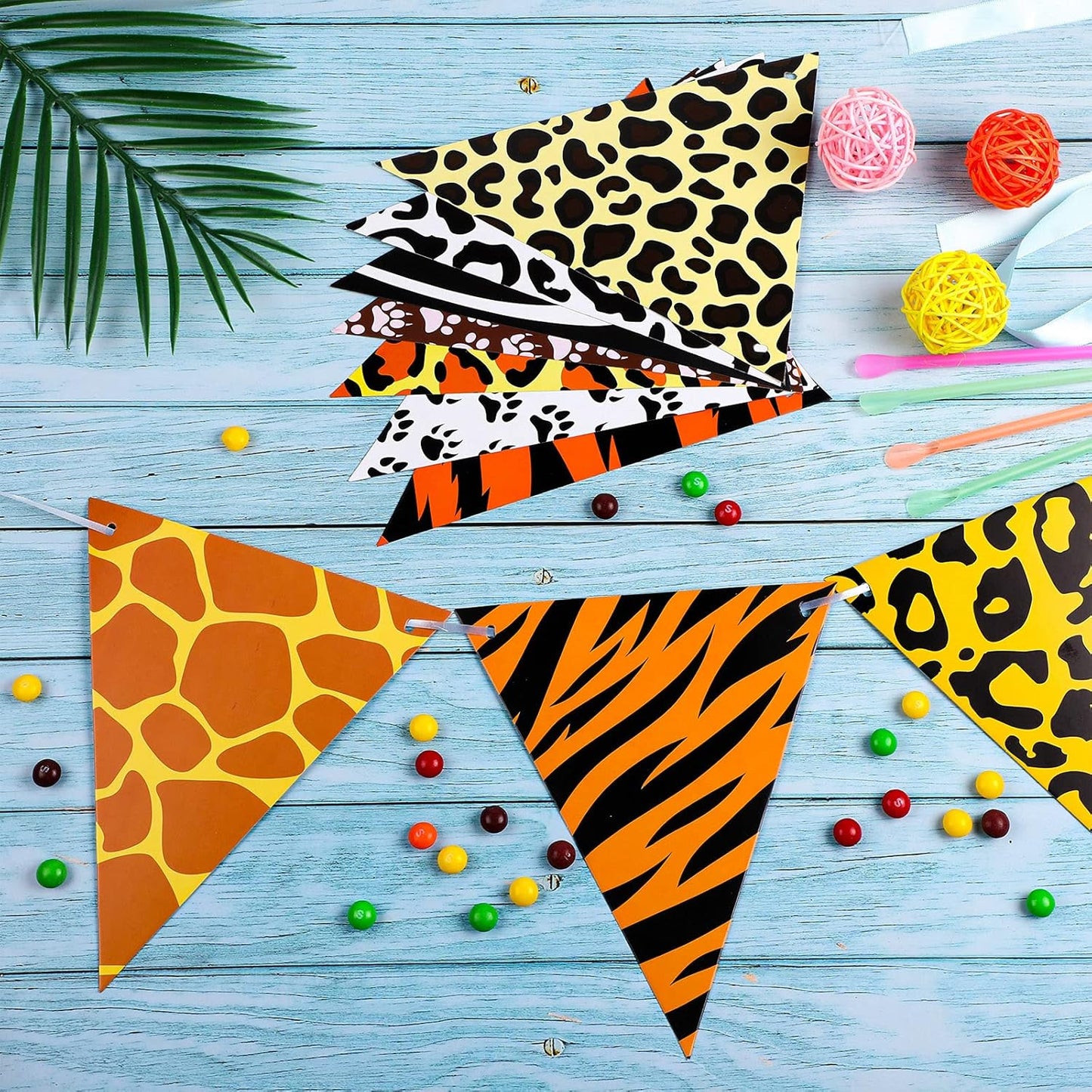 Thenshop 5 Pieces Jungle Theme Party Supplies Animal Safari Print Pennant Banners Jungle Animal Prints Triangle Flag Banner for Safari Themed Party Zoo (Classic Style)
