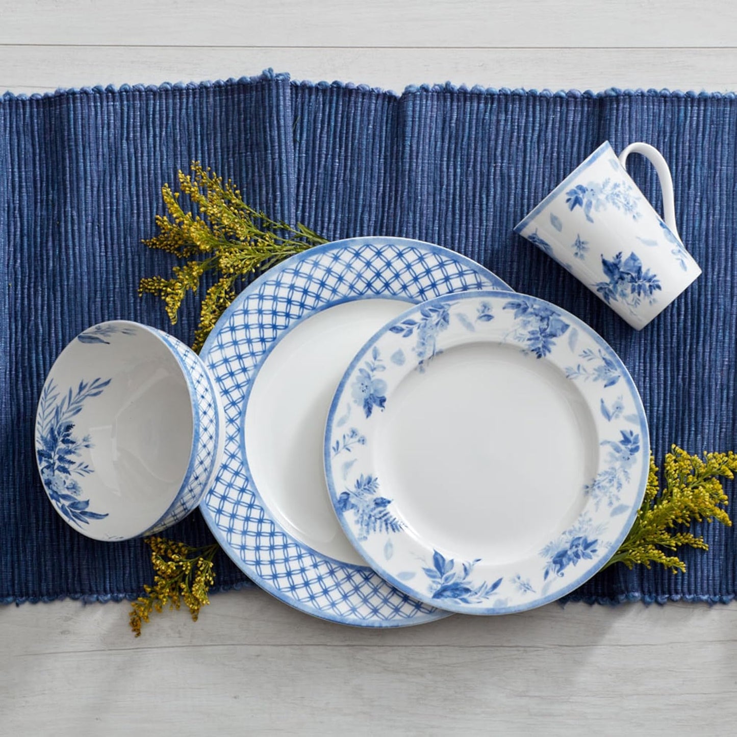 Mikasa Kiley Bone China Lightweight Chip Resistant 16 Piece Dinnerware Set, Service for 4,Blue and White
