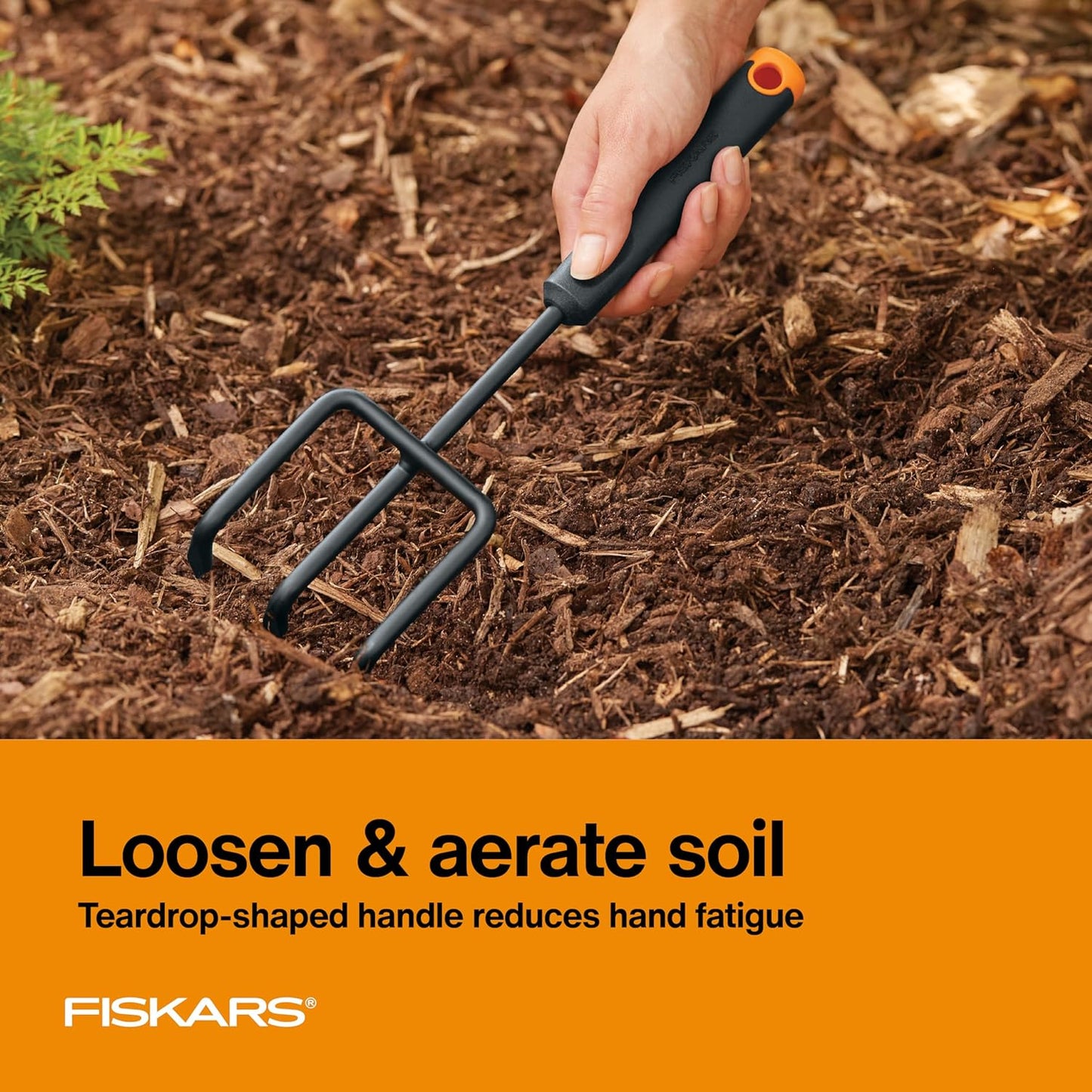 Fiskars 3-Piece Garden Tool Set - Trowel, Transplanter, Cultivator, Rust-Resistant Steel Heads, Ergonomic Handles for Planting, Digging, and Aerating Soil