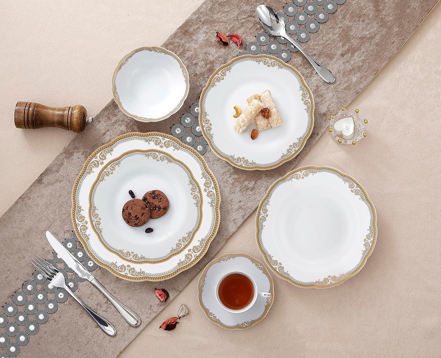 Lorren Home Trends Catherine 24 Piece Porcelain Dinnerware Set, Gold